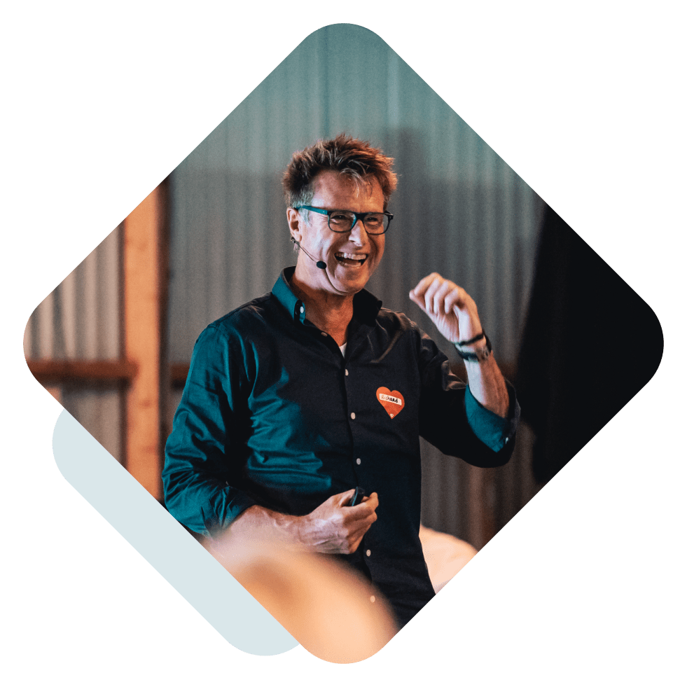 Richard de Hoop, keynote spreker, aan het spreken over veerkrachtige organisaties